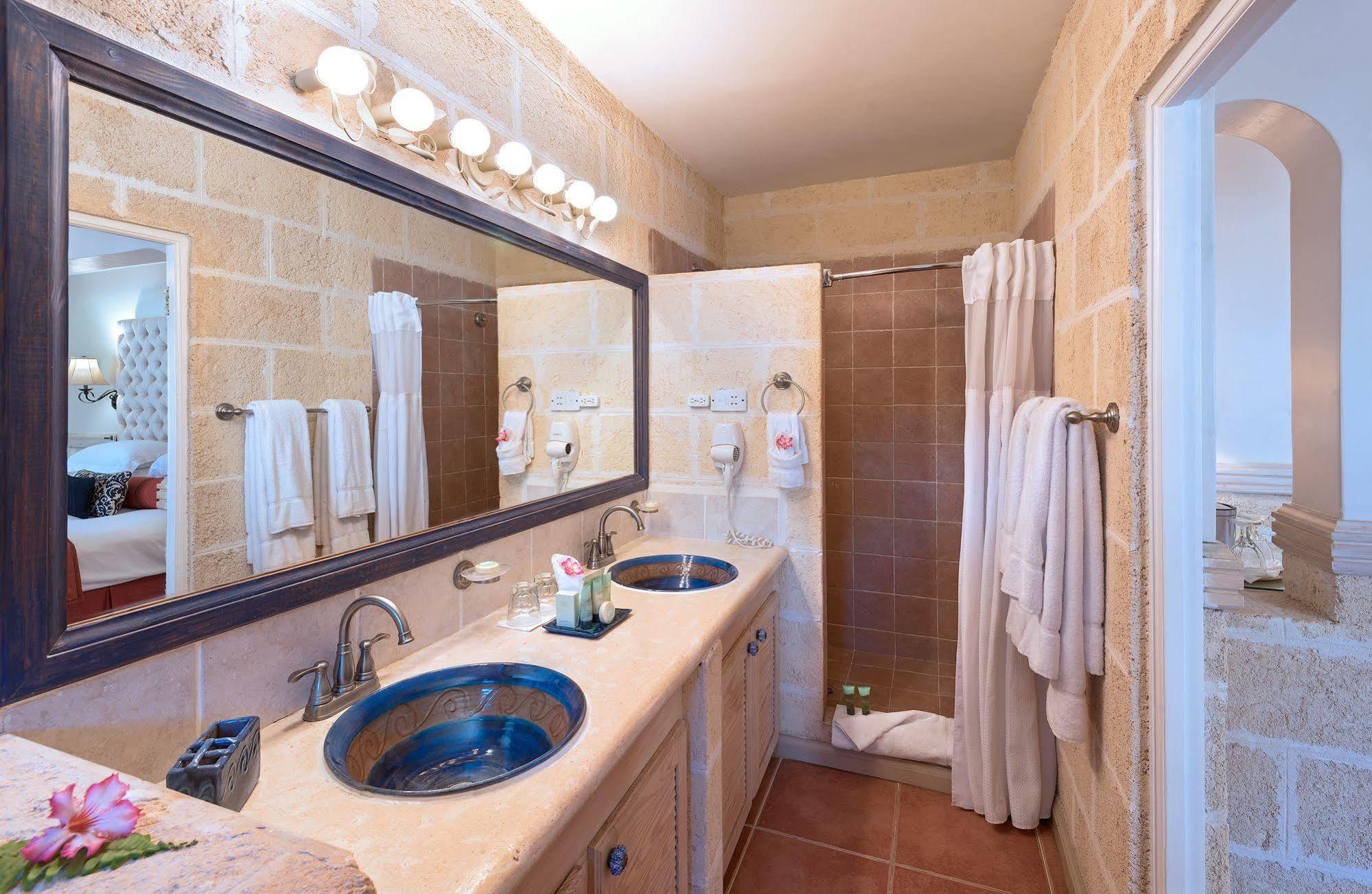 Little Arches Boutique Hotel - Adults Only Oistins Luaran gambar